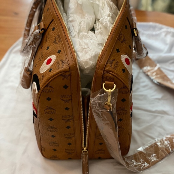 VERY RARE!! Bape x MCM Duffle - Picture 3 of 8